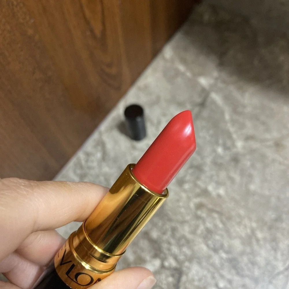 Revlon‎ Super Lustrous Lipstick - CHA CHA CHERRY #626 - New